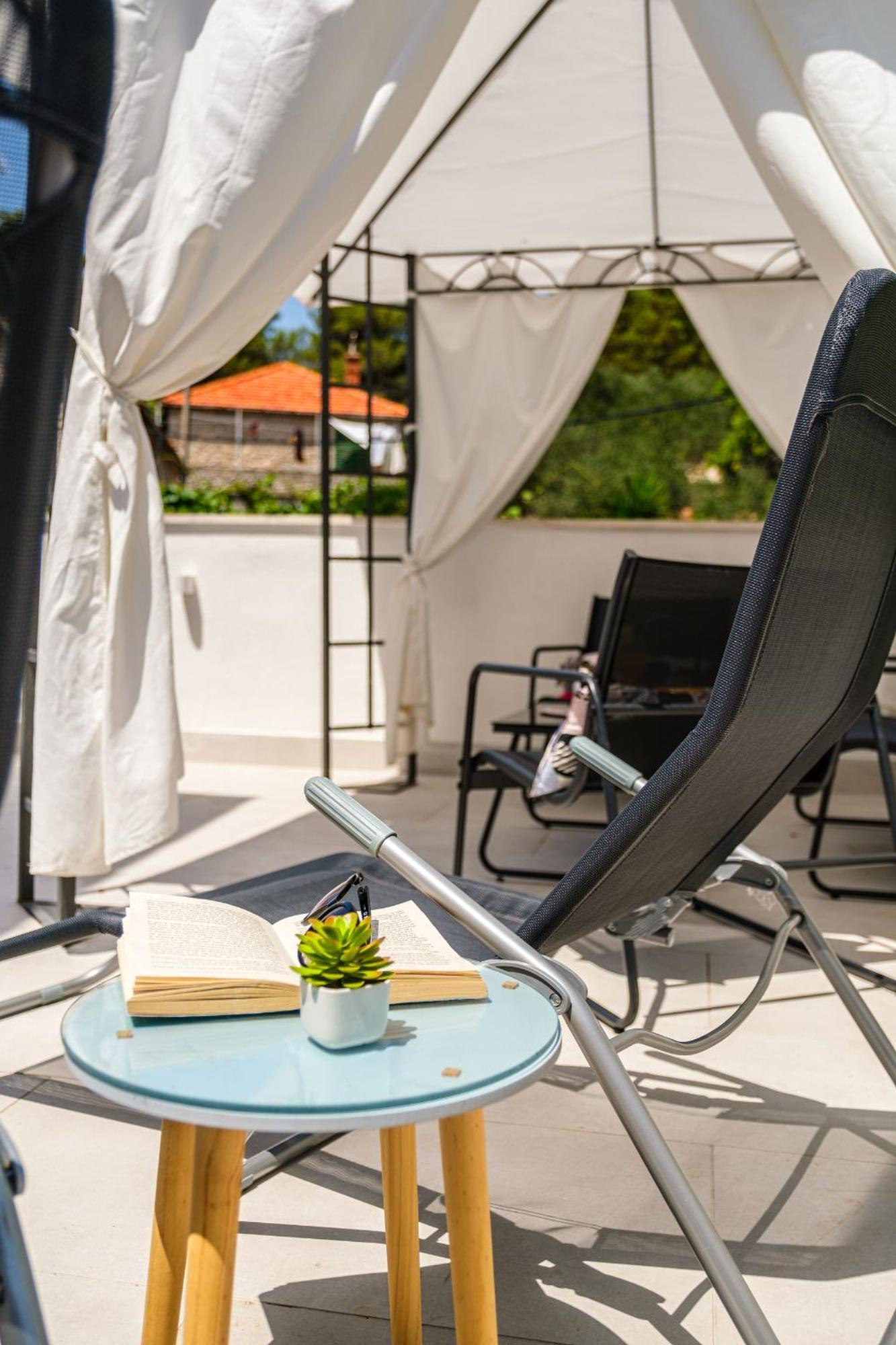 Rooms Anna Milna  Exterior foto