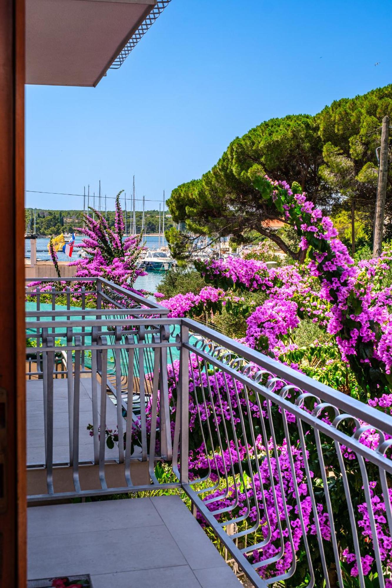 Rooms Anna Milna  Exterior foto
