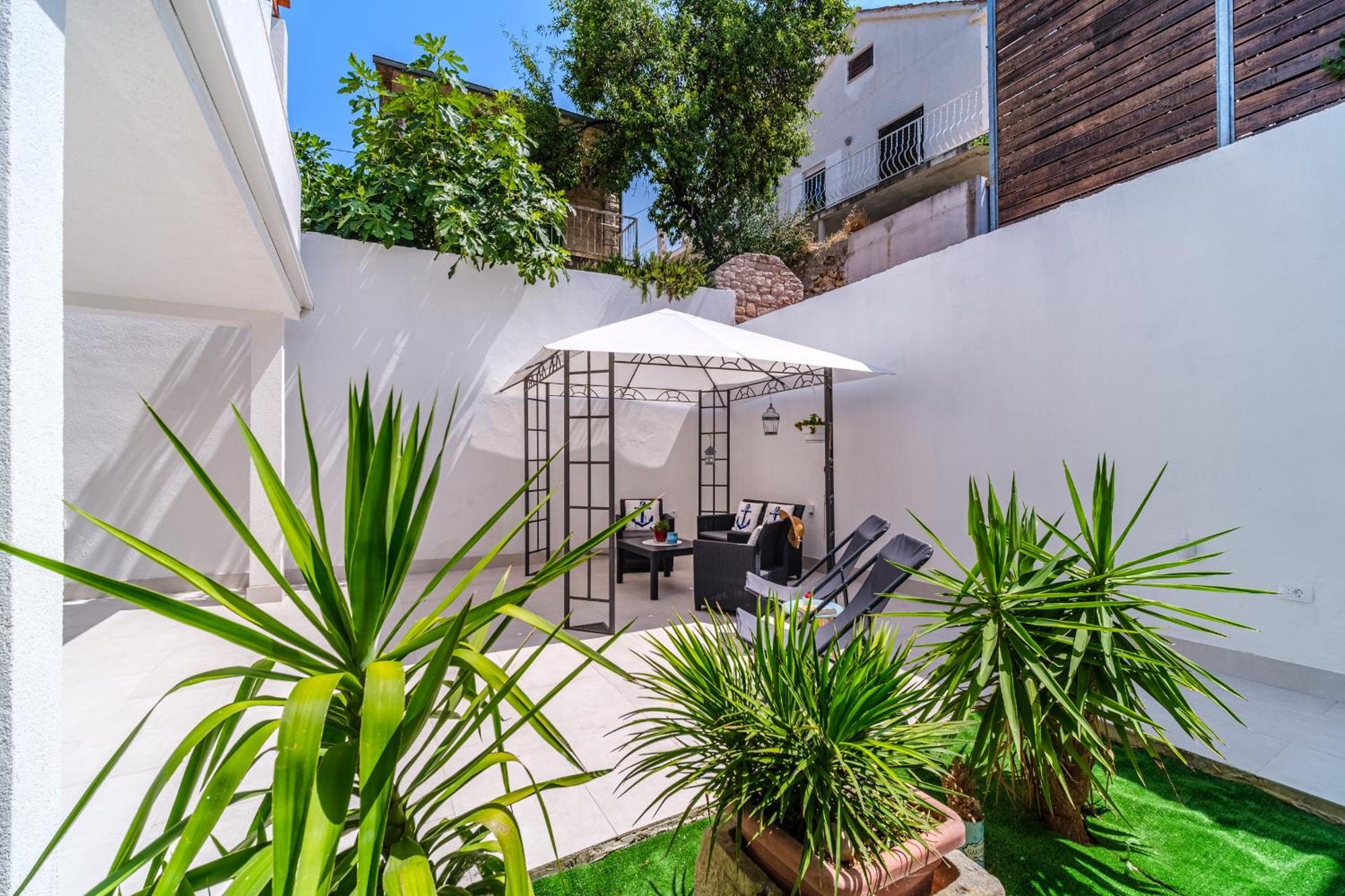 Rooms Anna Milna  Exterior foto
